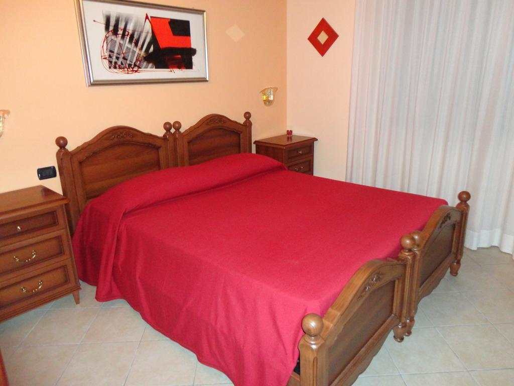 Pinus Rooms Benewent Pokój zdjęcie